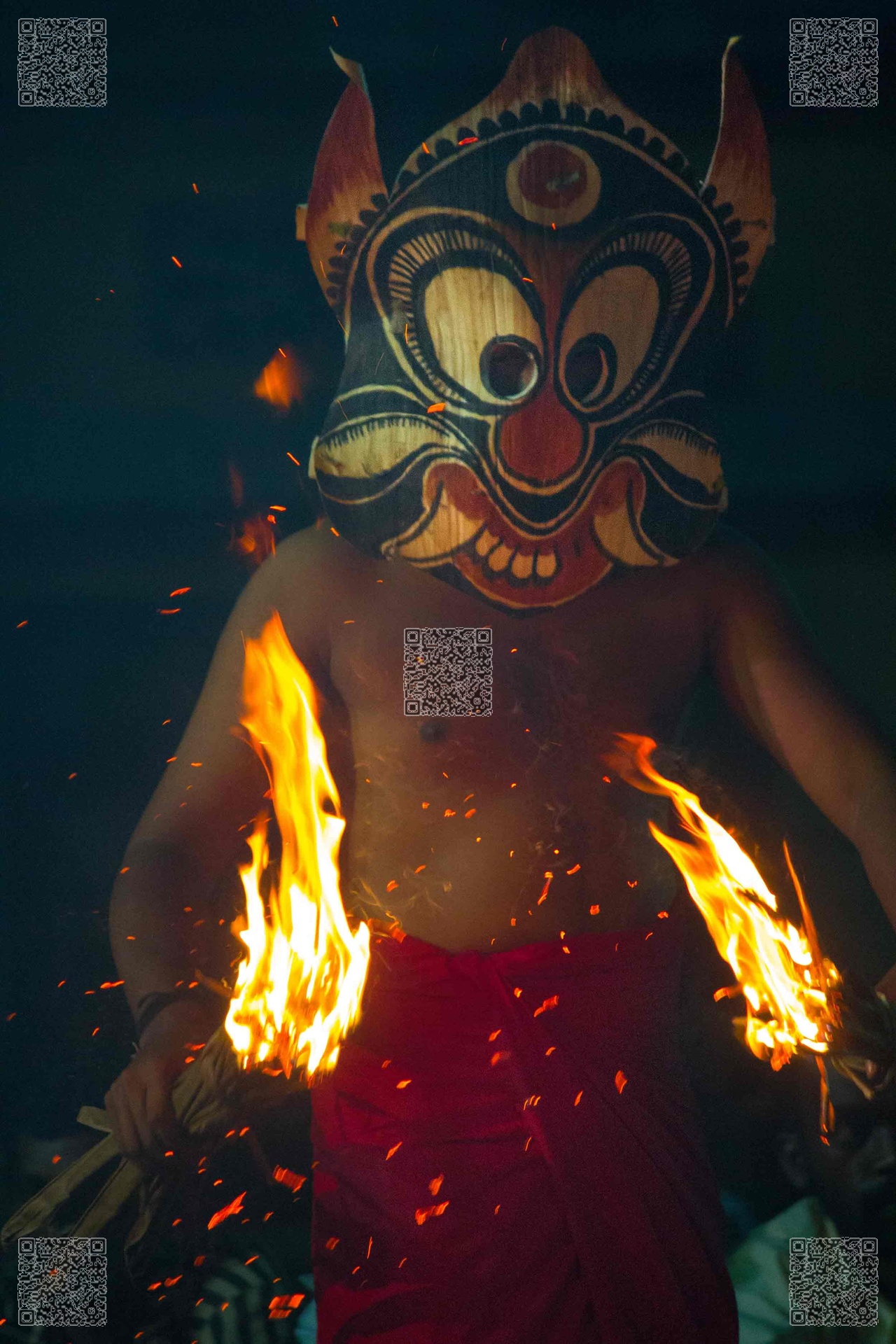 kolam thullal padayani